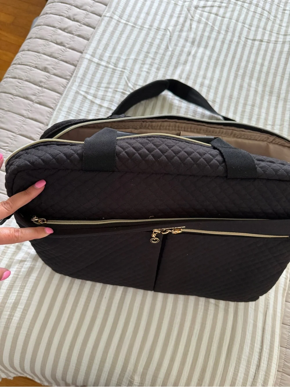Bagsmart Quilted Black Laptop Bag with Shoulder Strap